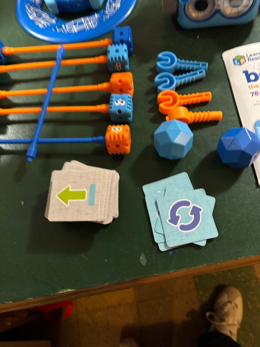 Learning Resources Botley-style Coding Robot Activity - Picture 4 of 7